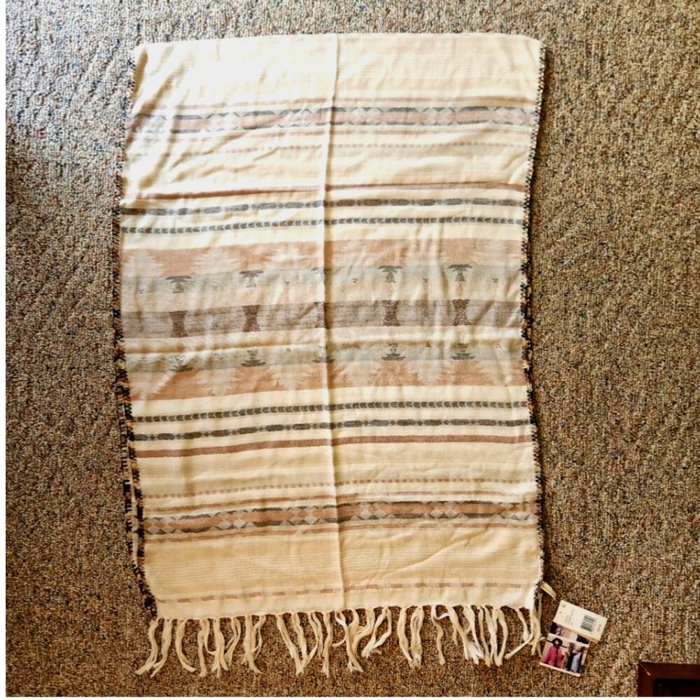 Collection Eighteen southwestern Creamy white fringe scarf OS
